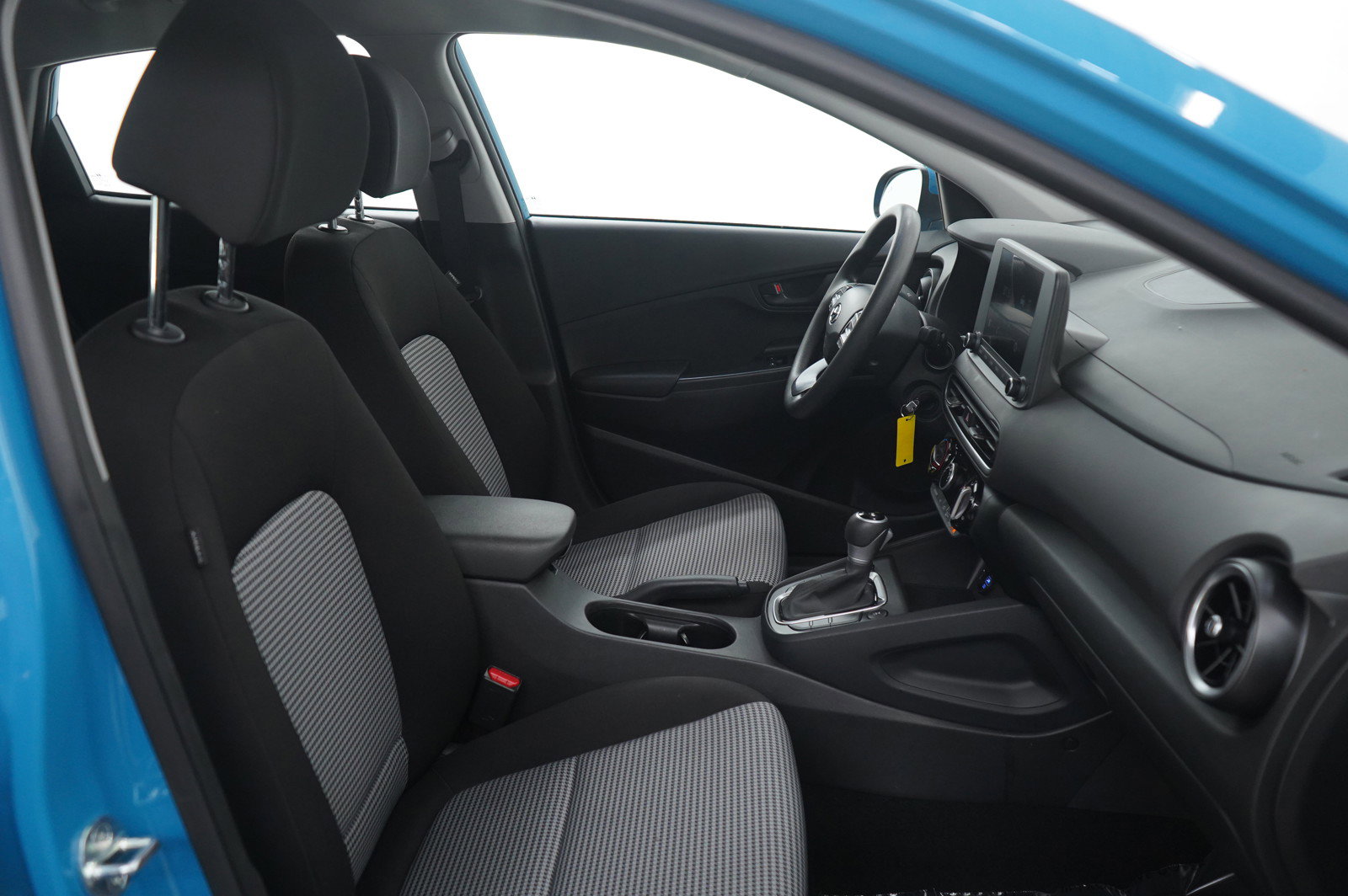 Used 2023 Hyundai Kona SE image 11