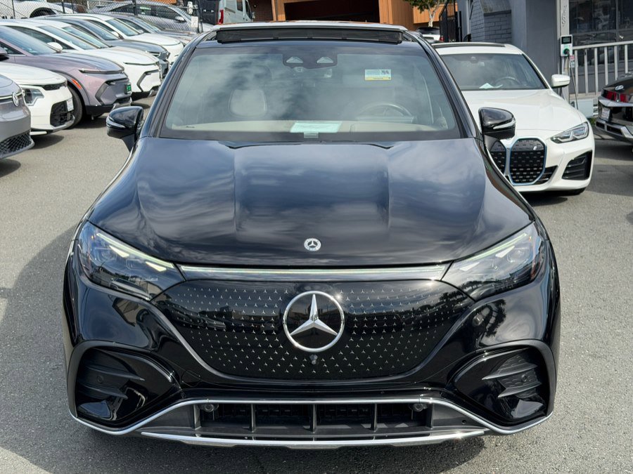 Used 2023 Mercedes-Benz EQE 350+ SUV image 3