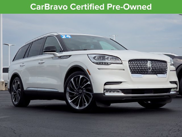 Used 2024 Lincoln Aviator Reserve w/ Equipment Group 201A AWD/4WD image 2
