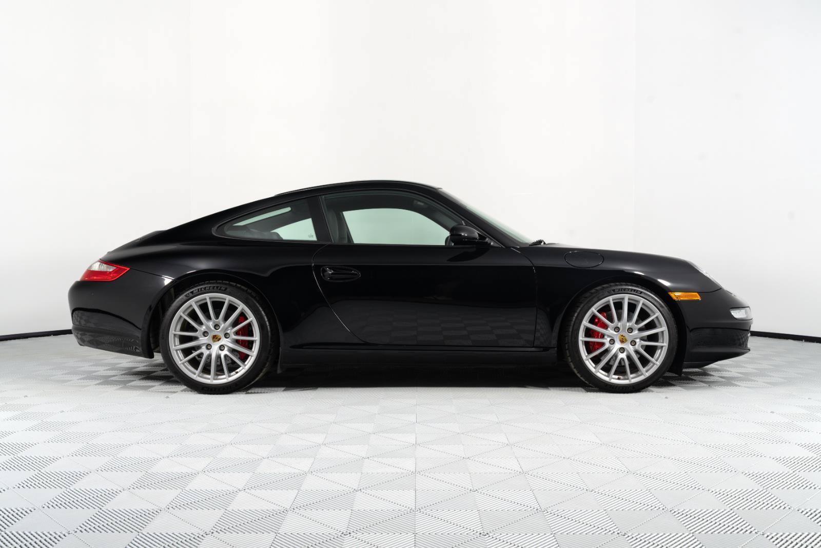 Used 2005 Porsche 911 Carrera S RWD image 24