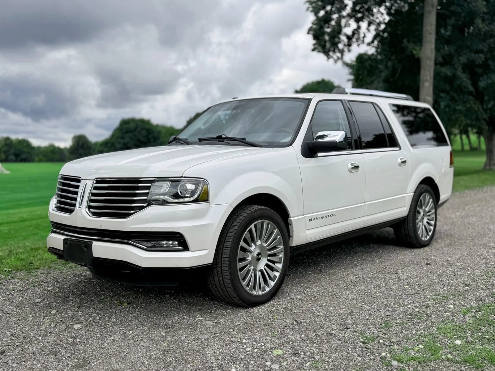 Used 2015 Lincoln Navigator L 4WD w/ Equipment Group 101A Reserve image 36
