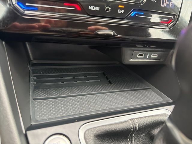 Certified 2025 Volkswagen Jetta SE w/ Sunroof Package image 13