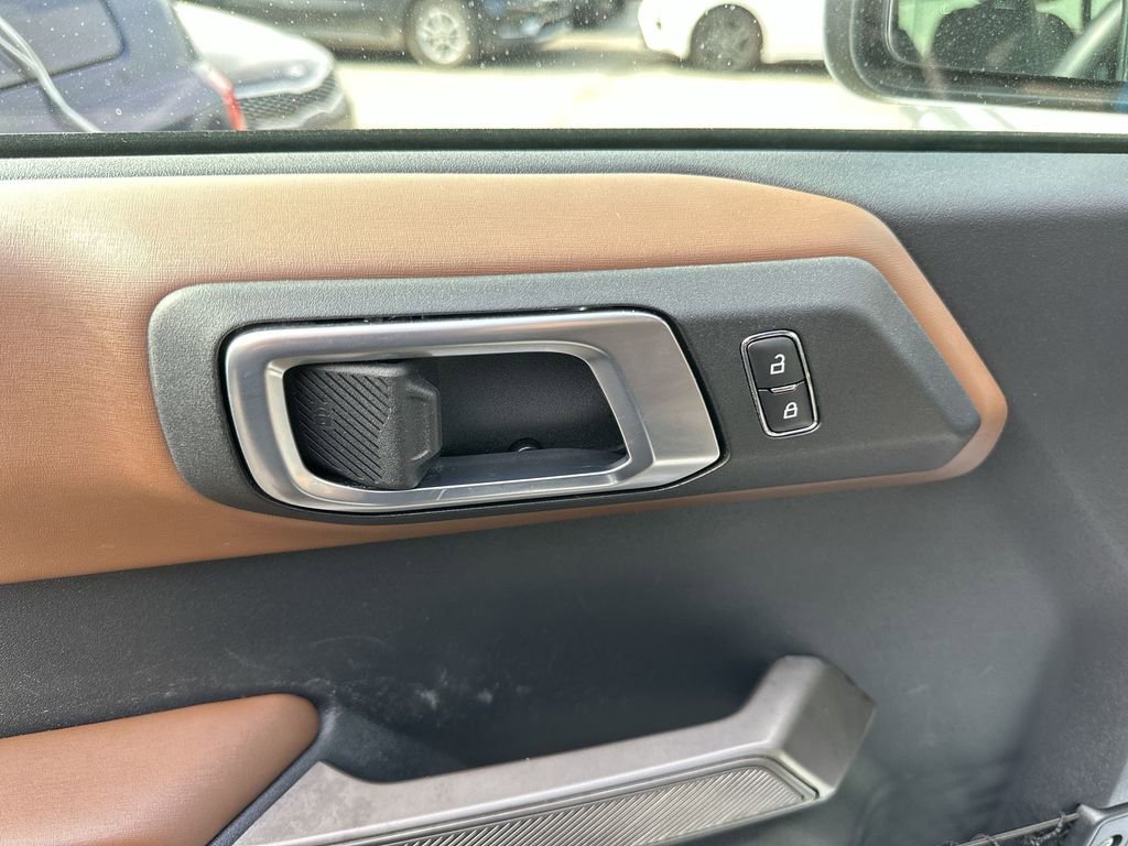 Used 2023 Ford Bronco Outer Banks image 5