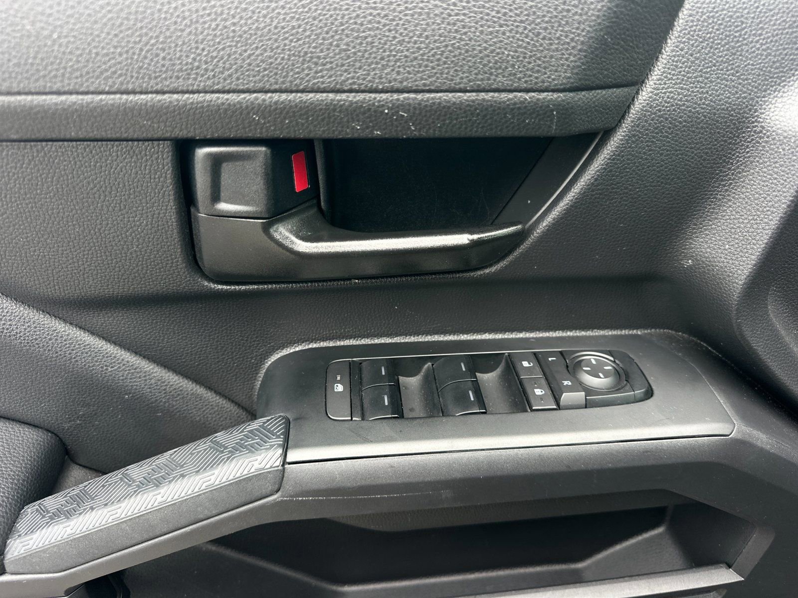 Used 2025 Toyota Tacoma SR w/ SR Upgrade Package image 10