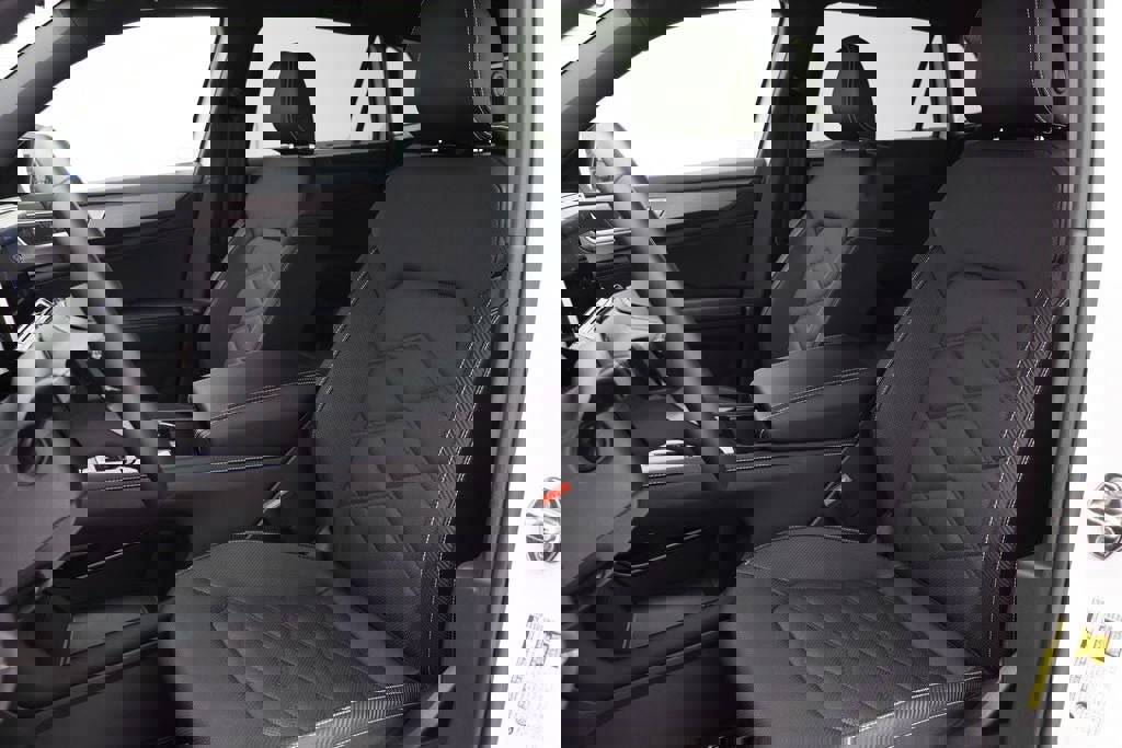 Used 2025 Volkswagen Atlas Cross Sport SE image 17