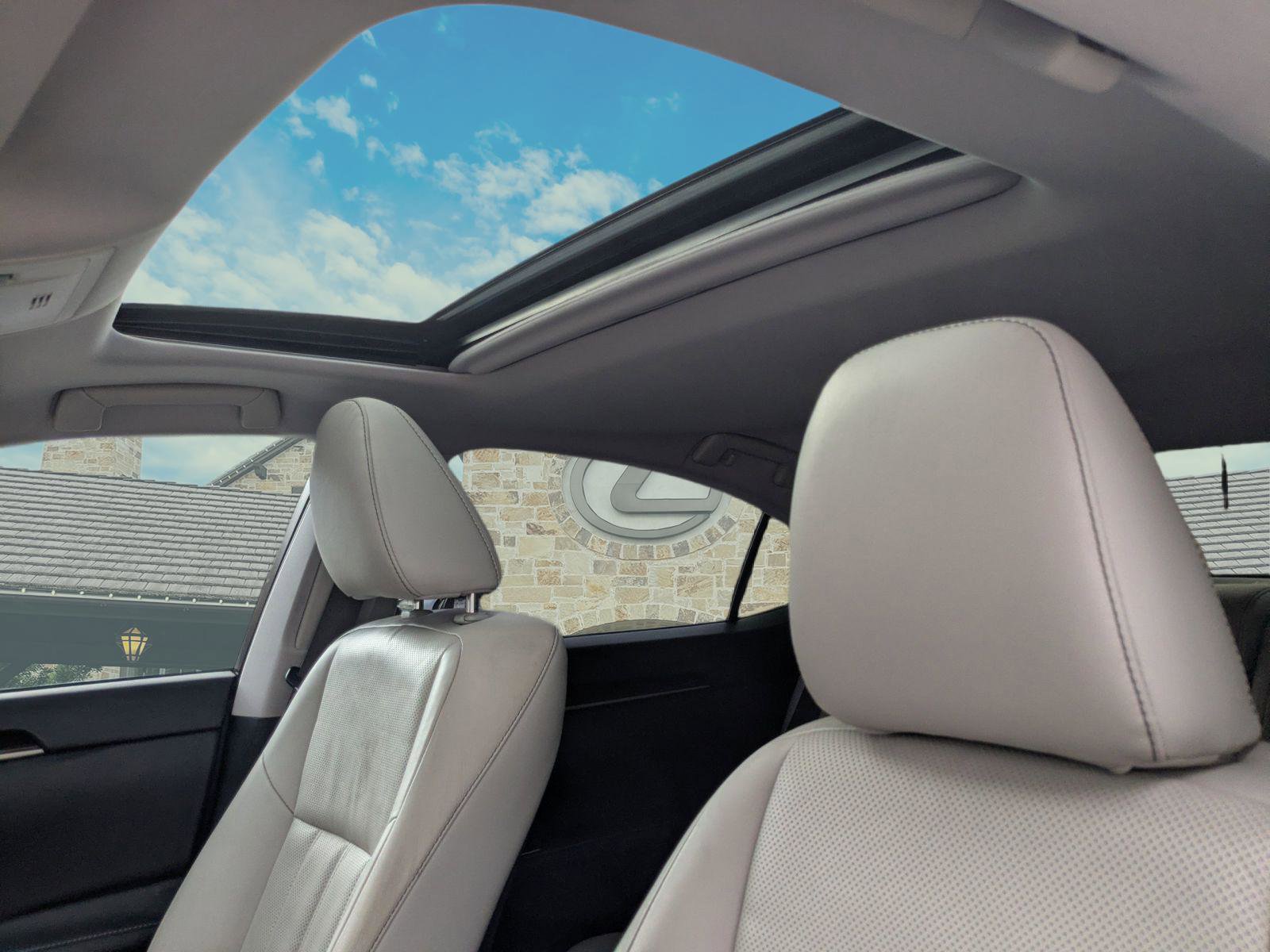 Used 2016 Lexus ES 350 w/ Luxury Package w/Wood Trim FWD image 9
