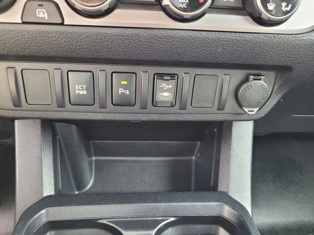 Used 2017 Toyota Tacoma SR5 w/ Tow Package AWD/4WD image 23