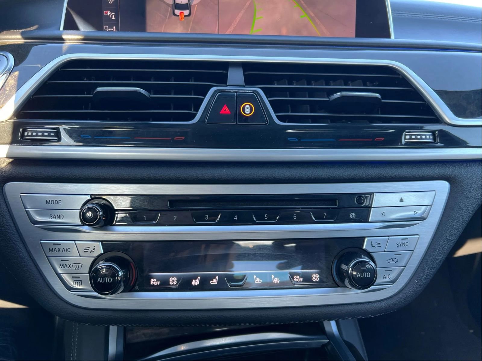 Used 2019 BMW 740i xDrive w/ Executive Package image 37