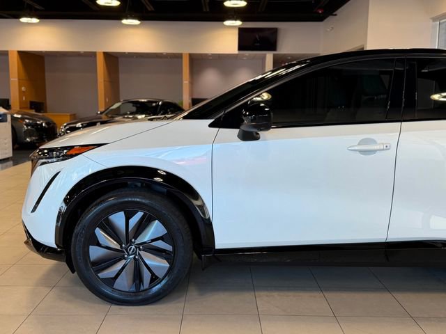 Used 2023 Nissan Ariya AWD image 8