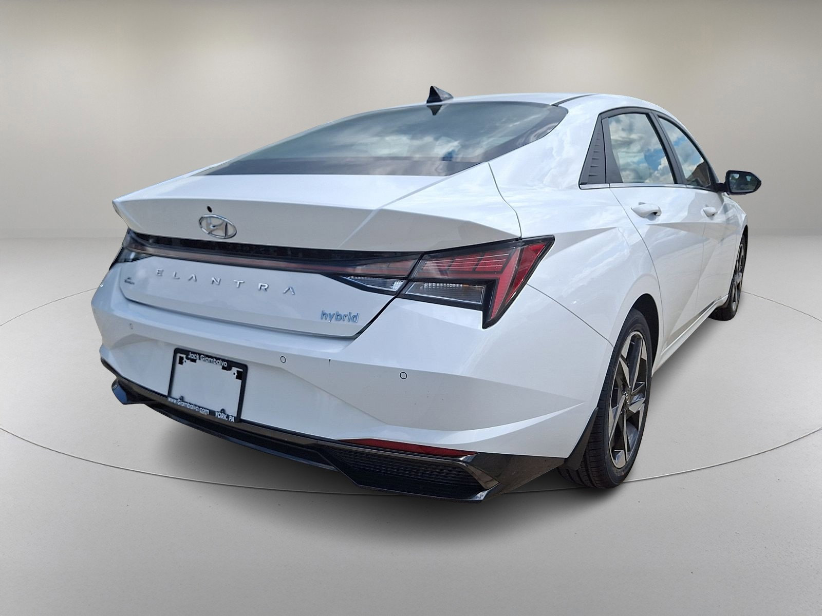 Certified 2022 Hyundai Elantra Limited w/ Winter Weather Package image 10