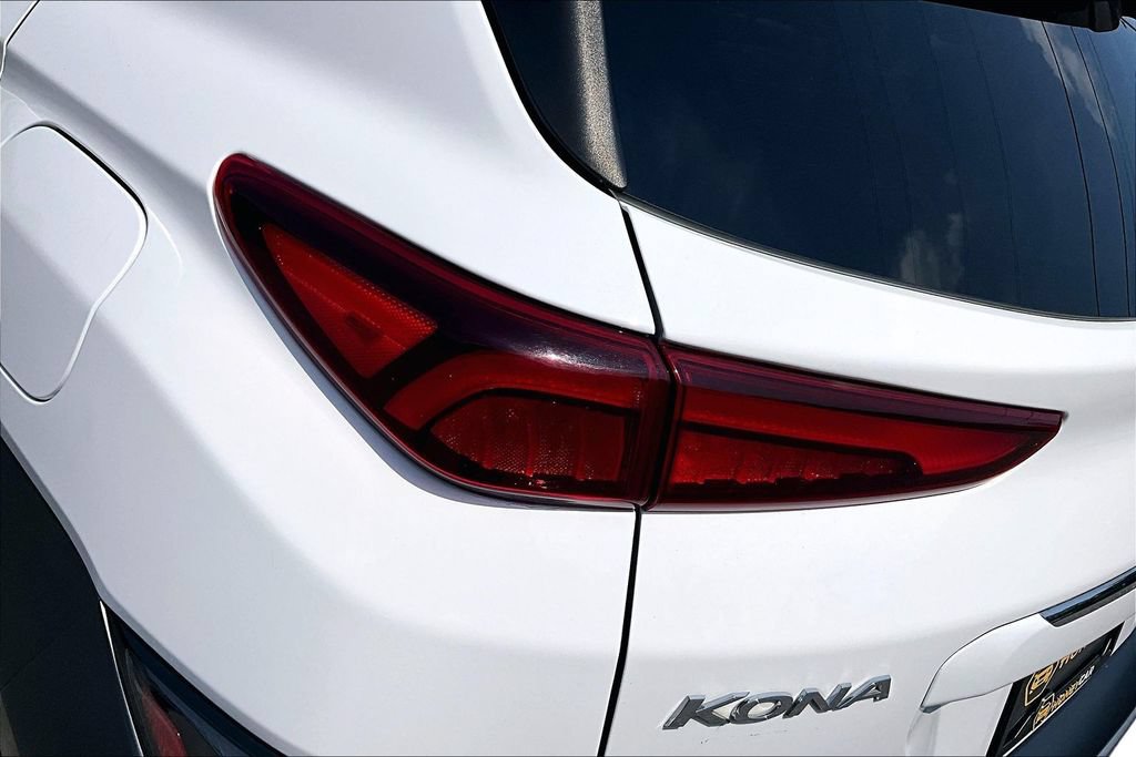 Used 2023 Hyundai Kona Limited AWD/4WD image 23
