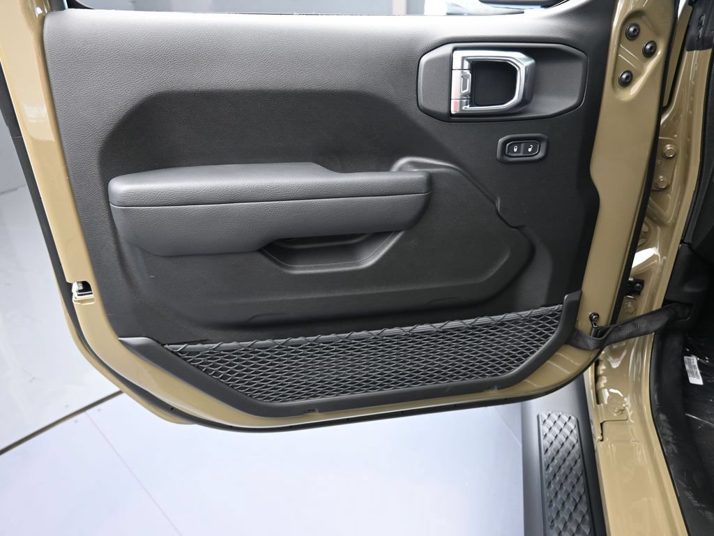 New 2026 Jeep Gladiator Sport AWD/4WD image 12