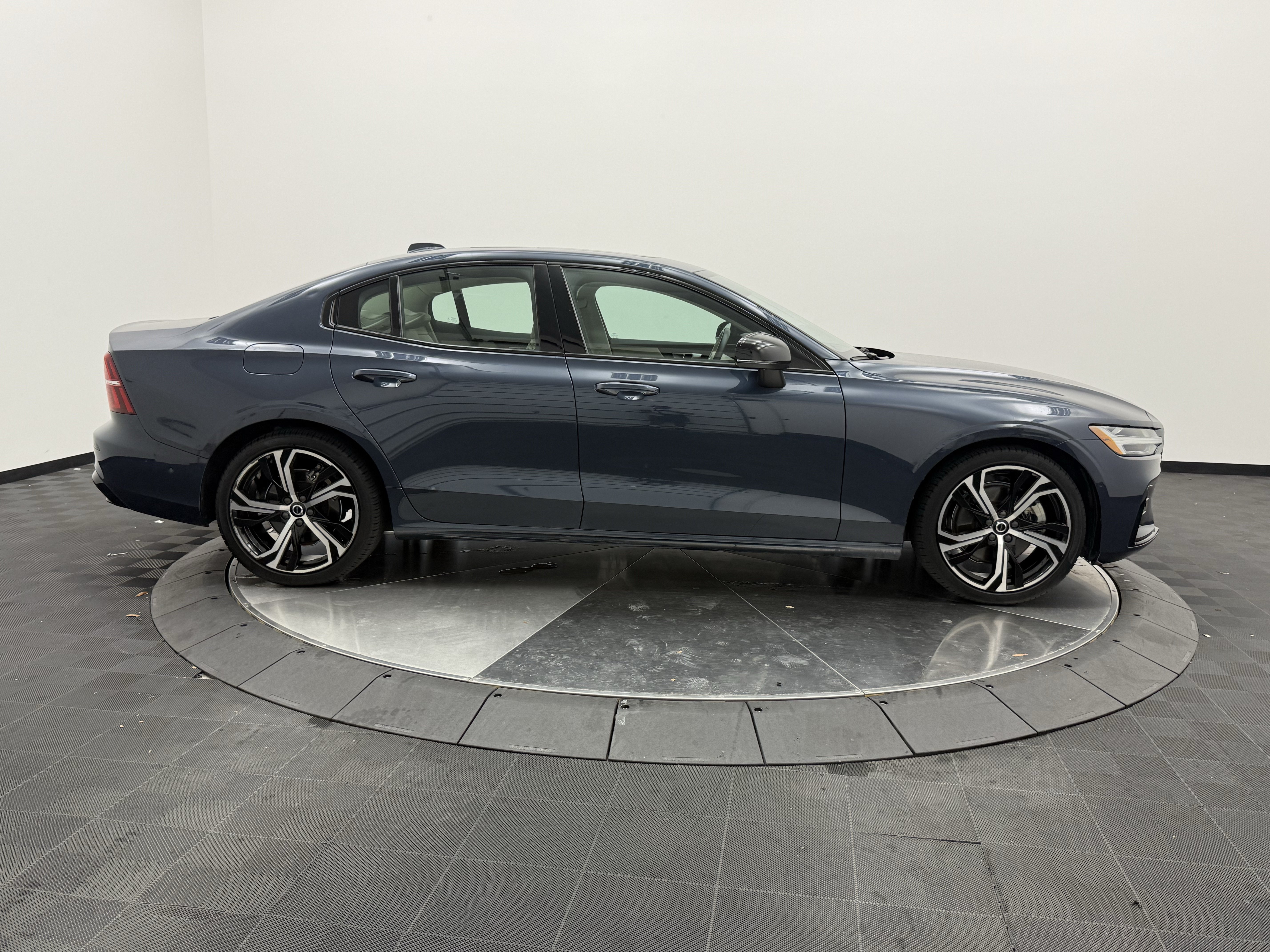 Certified 2024 Volvo S60 B5 Plus FWD image 8