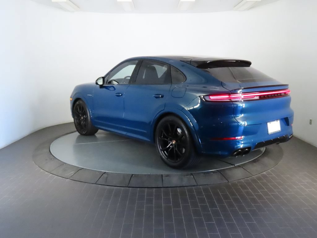 Certified 2026 Porsche Cayenne S AWD/4WD image 3