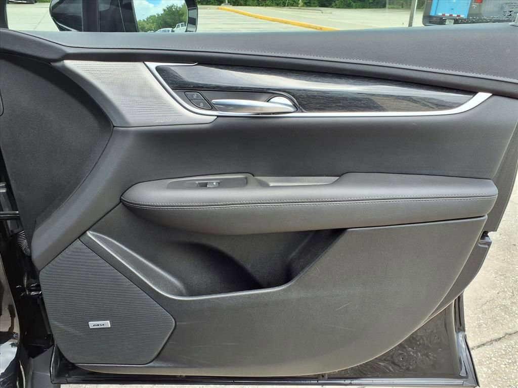 Certified 2022 Cadillac XT5 Premium Luxury FWD image 11