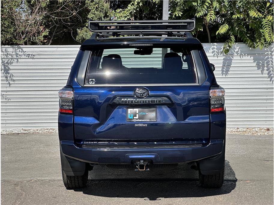 Used 2020 Toyota 4Runner Venture w/ Moonroof Package AWD/4WD image 11