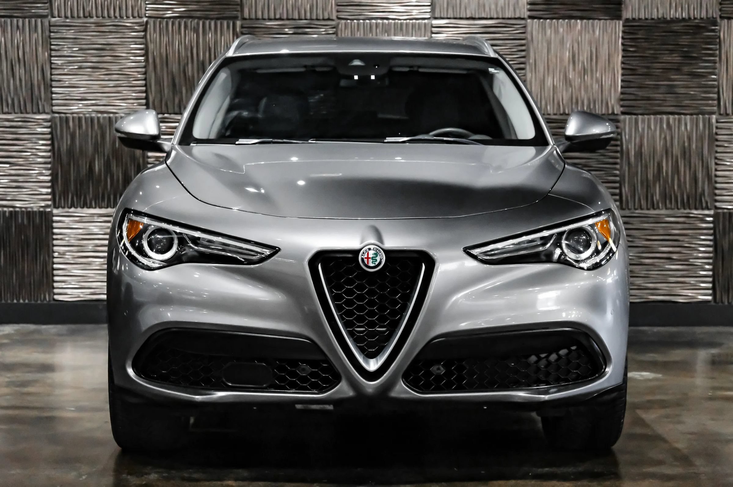 Used 2018 Alfa Romeo Stelvio Ti AWD/4WD image 7