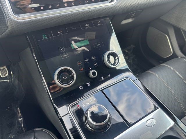 Used 2019 Land Rover Range Rover Velar R-Dynamic SE image 29