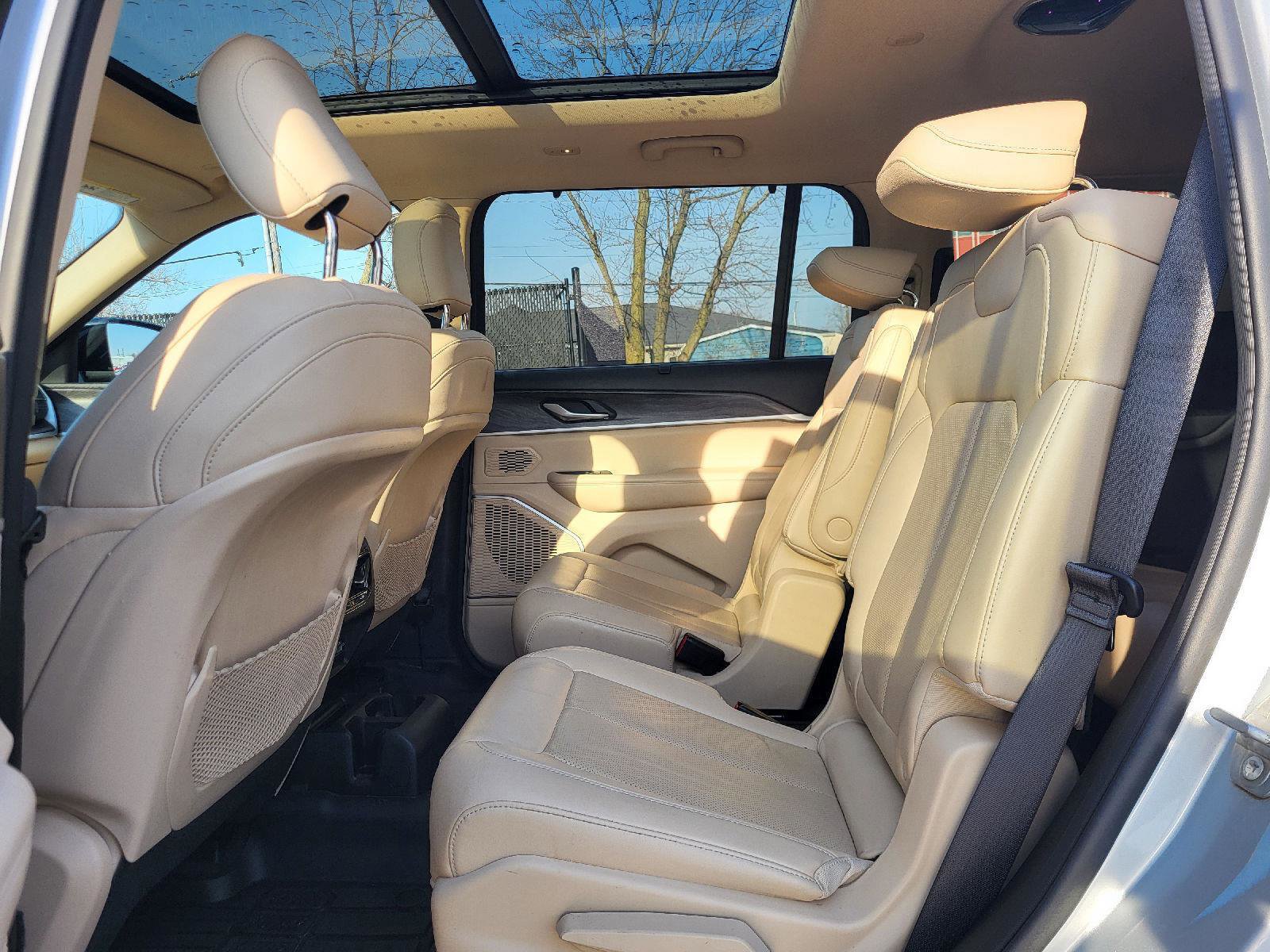 Used 2021 Jeep Grand Cherokee L Limited w/ Luxury Tech Group II image 10
