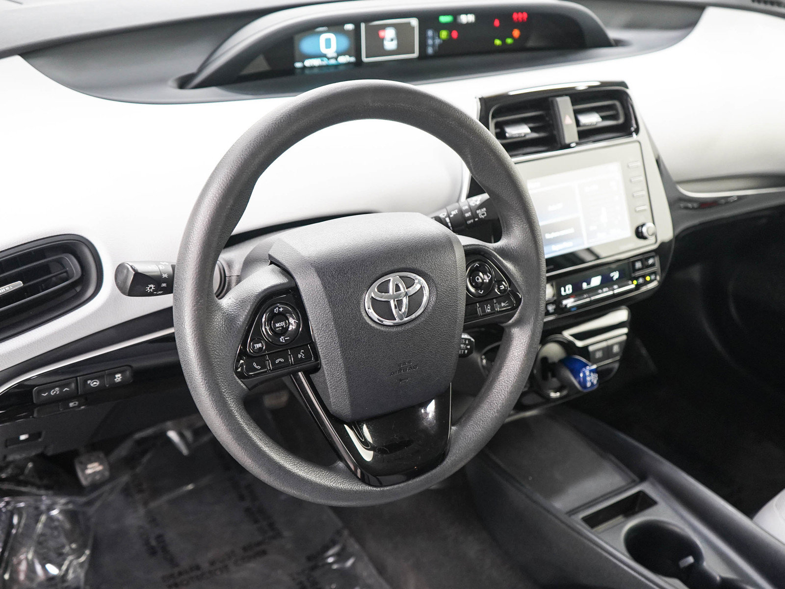 Used 2021 Toyota Prius LE FWD image 20