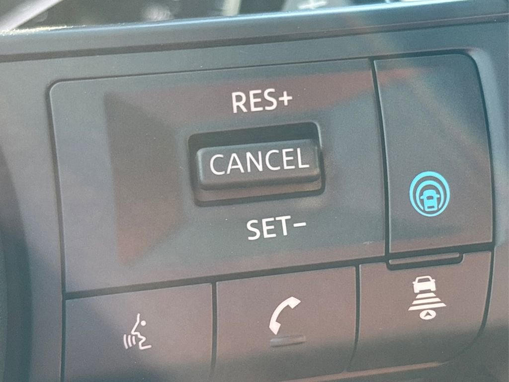 New 2025 Nissan Pathfinder SV image 28