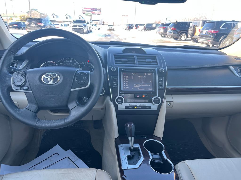 Used 2014 Toyota Camry XLE image 13