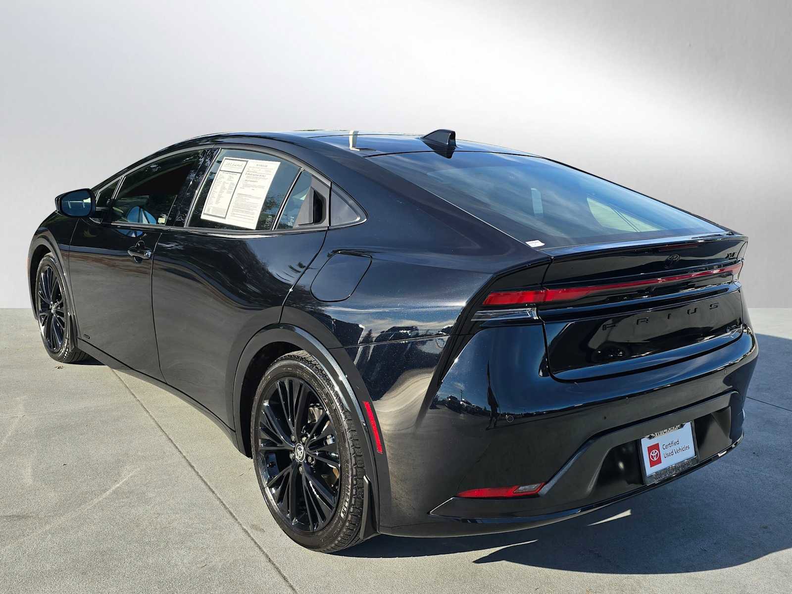 Certified 2025 Toyota Prius AWD image 5