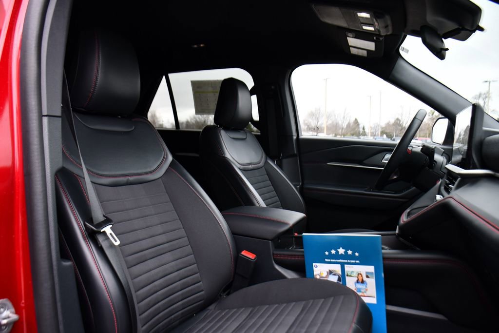 Used 2025 Ford Explorer ST-Line image 16