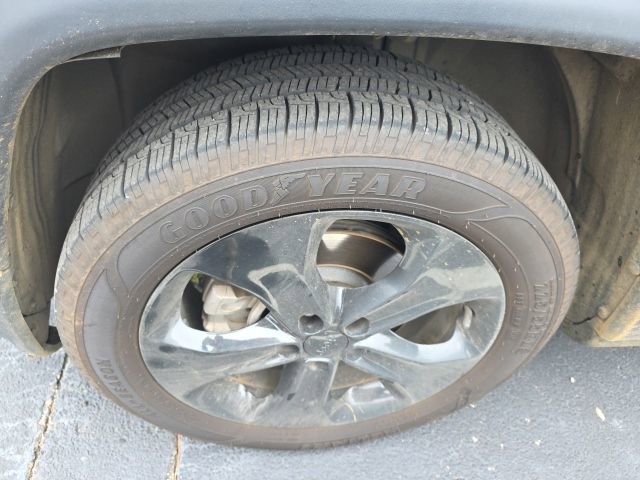 Used 2021 Jeep Compass Latitude FWD image 9