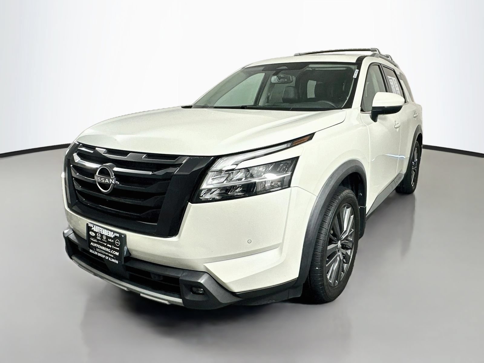 Certified 2022 Nissan Pathfinder SL w/ SL Premium Package FWD image 3