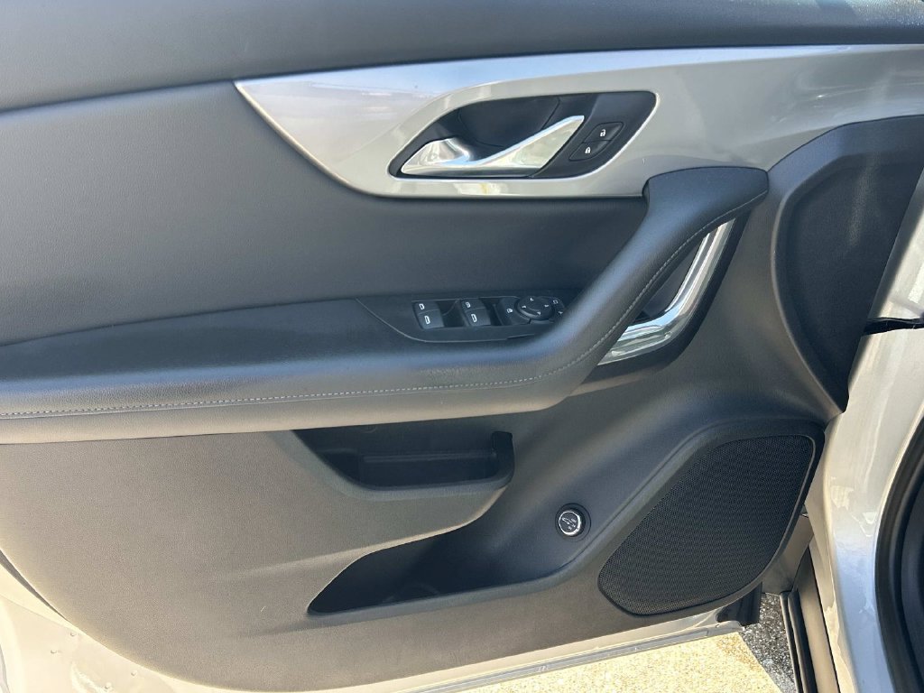 Used 2019 Chevrolet Blazer LT FWD image 12