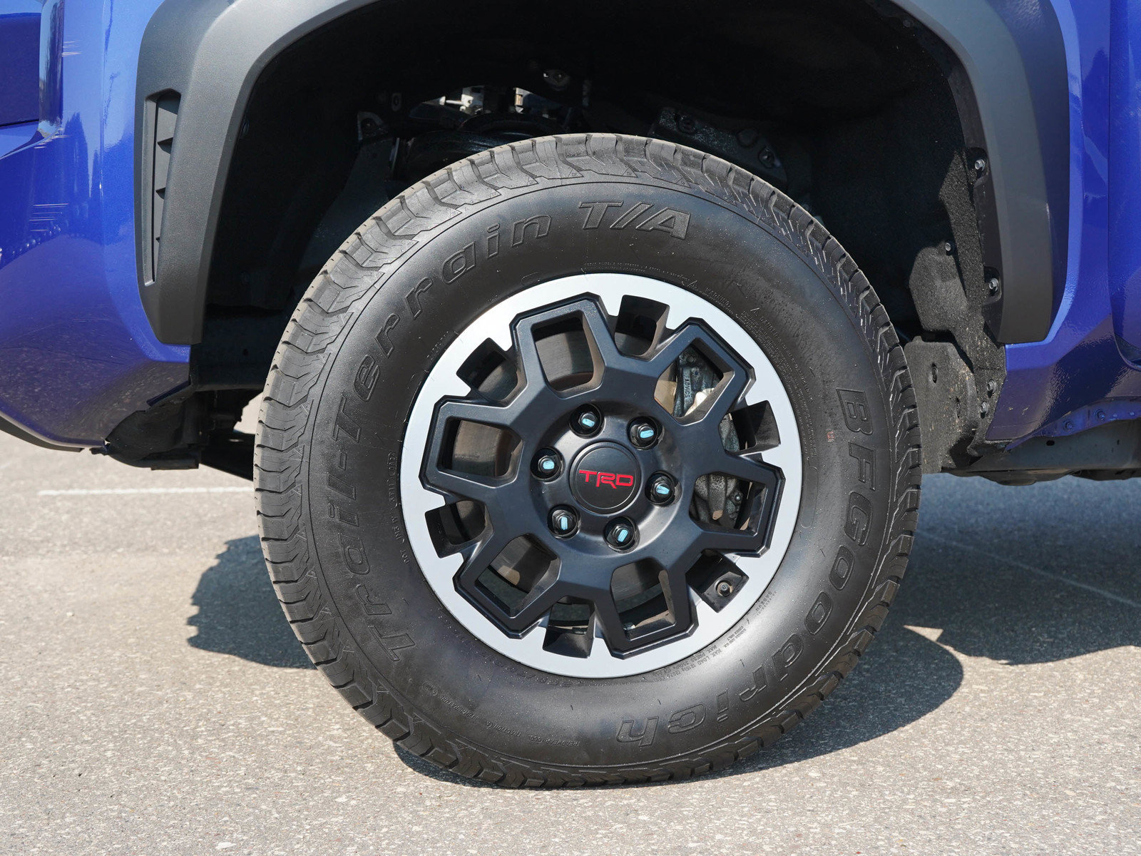 Used 2024 Toyota Tacoma TRD Off-Road AWD/4WD image 28