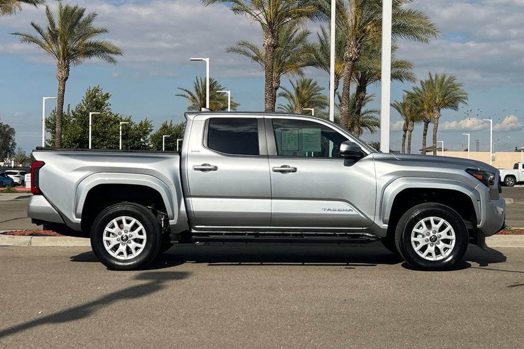 Certified 2025 Toyota Tacoma SR5 AWD/4WD image 3