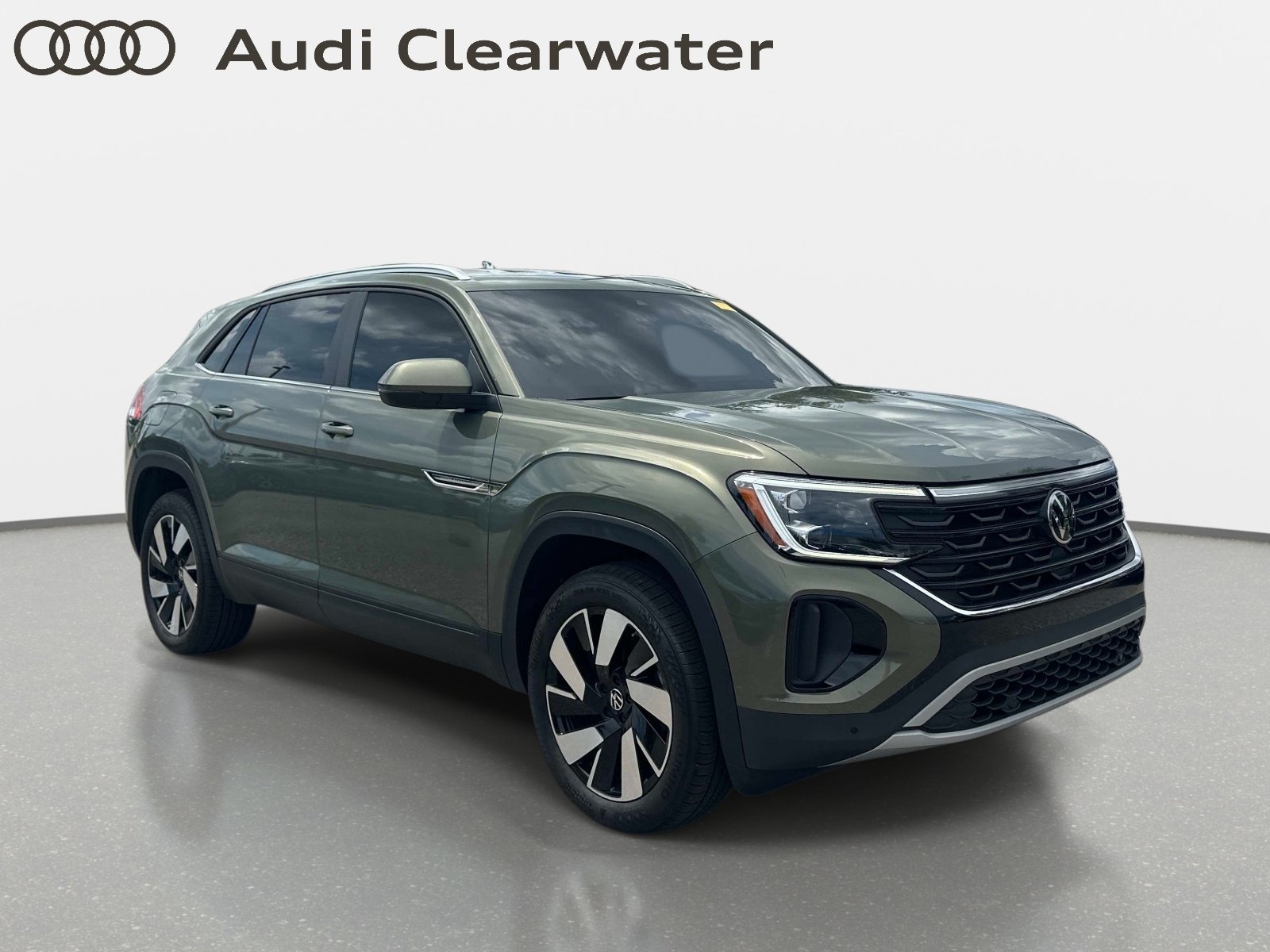 Used 2025 Volkswagen Atlas Cross Sport SE FWD image 4