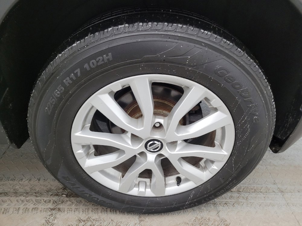 Used 2018 Nissan Rogue SV w/ Premium Package image 31