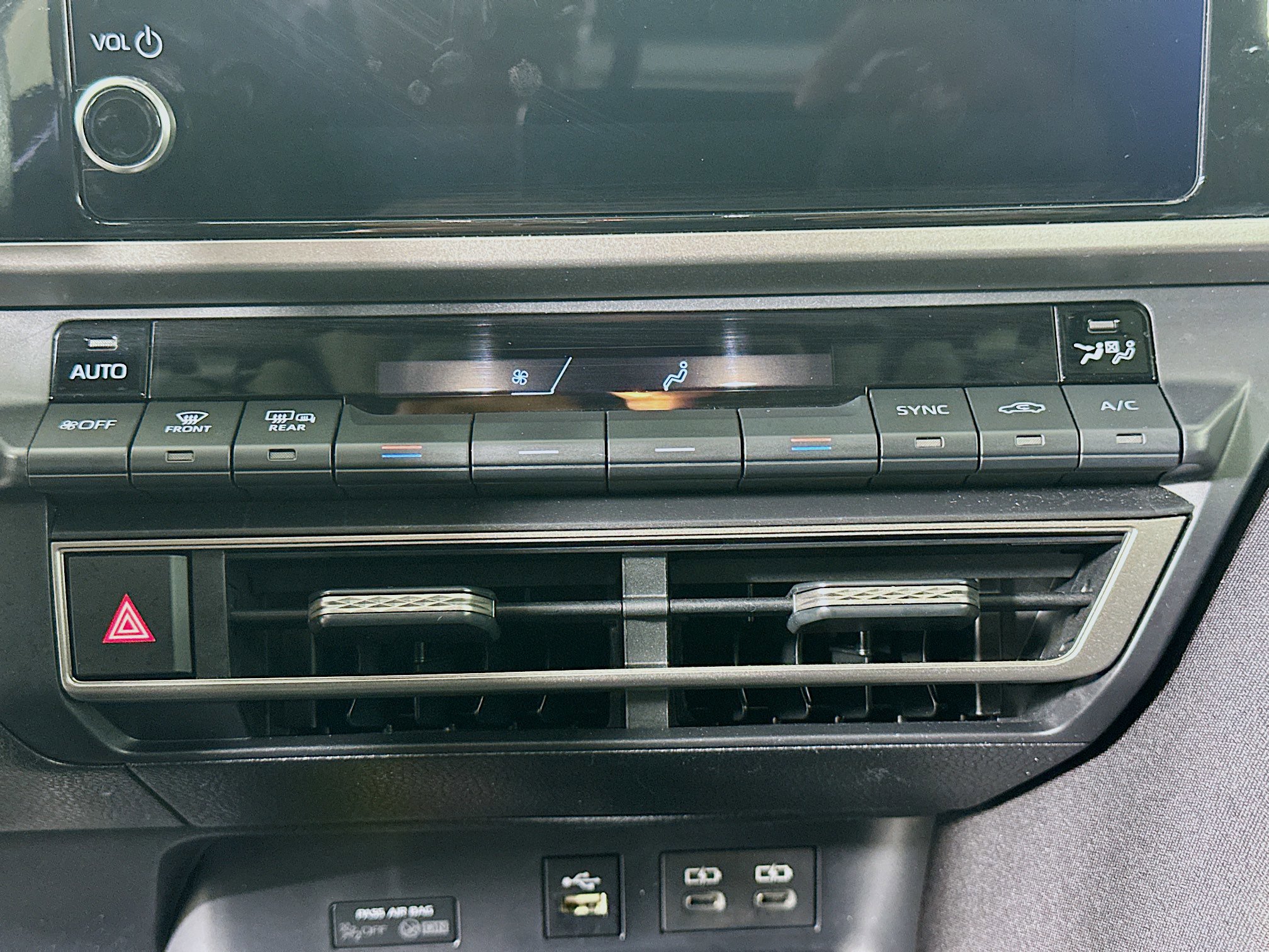 Used 2025 Toyota Camry LE image 23