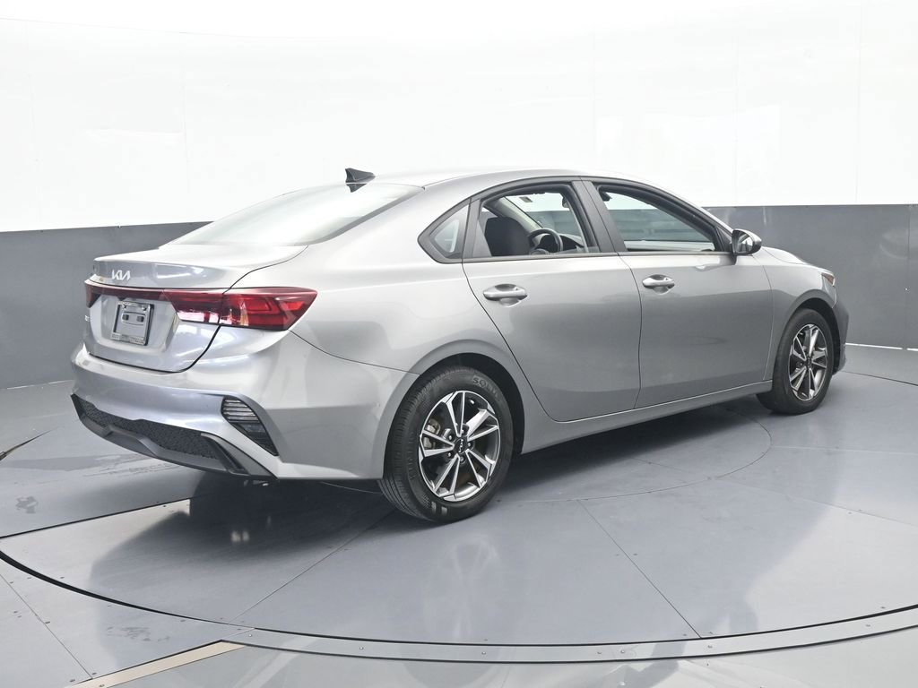 Used 2022 Kia Forte LXS image 6