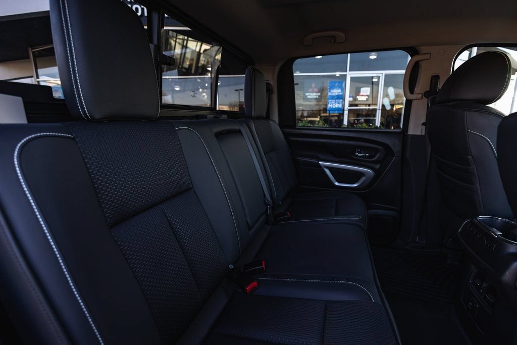 Used 2018 Nissan Titan PRO-4X AWD/4WD image 38