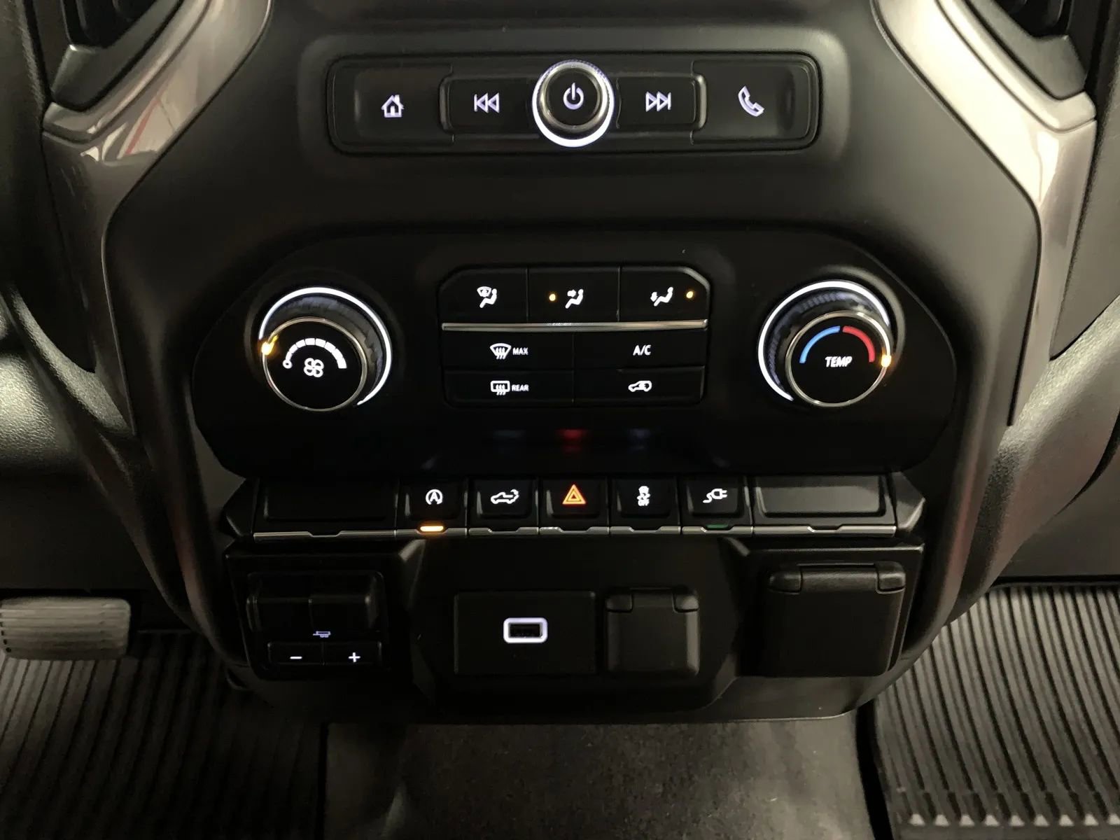 Used 2020 Chevrolet Silverado 1500 Custom w/ Custom Value Package image 35