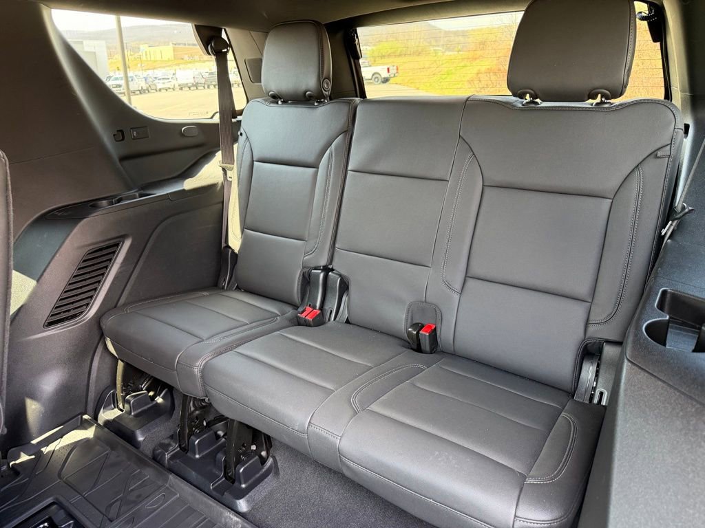 Used 2024 Chevrolet Tahoe Z71 w/ Z71 Off-Road Package AWD/4WD image 13