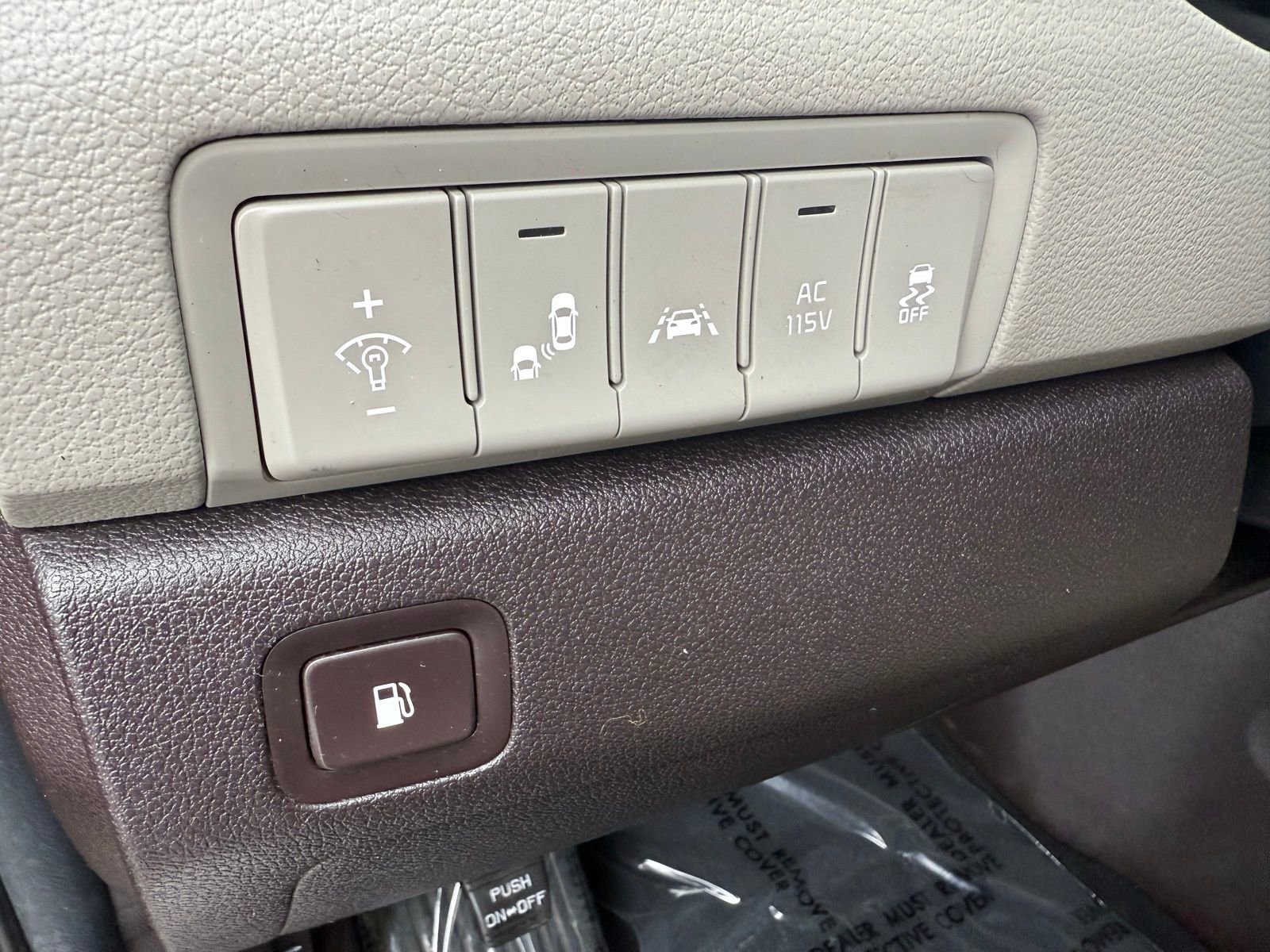 Used 2016 Kia Sedona SX Limited w/ Option Group 030 image 26