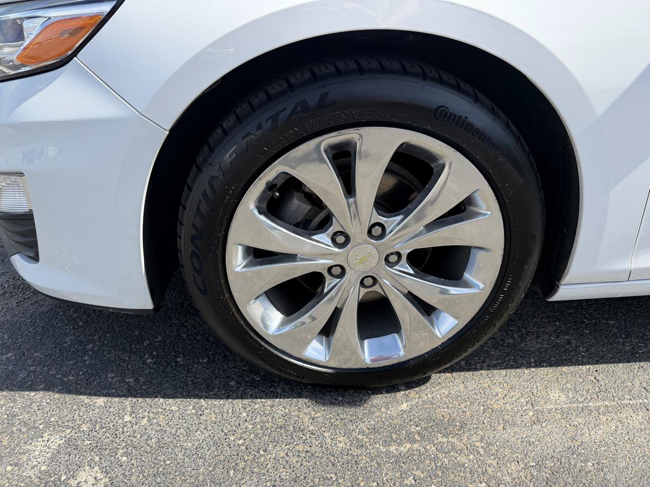 Used 2019 Chevrolet Malibu Premier FWD image 9