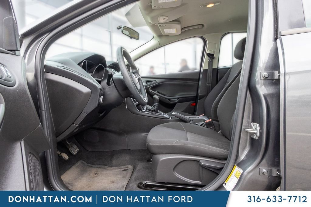 Used 2017 Ford Focus S image 3