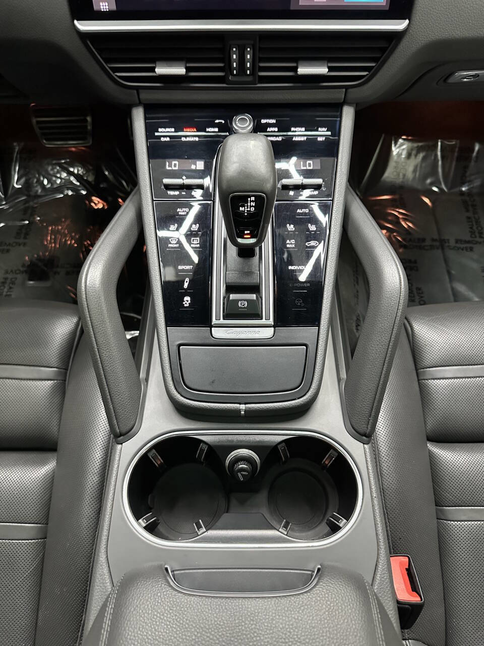 Used 2019 Porsche Cayenne S image 28