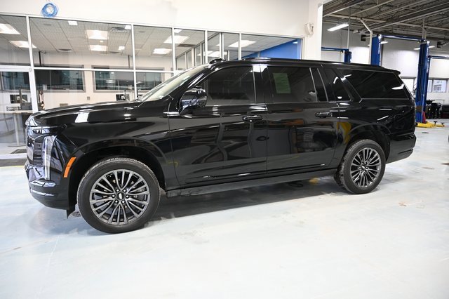 Used 2025 Cadillac Escalade ESV Sport Platinum w/ LPO, Floor Liner Package image 9