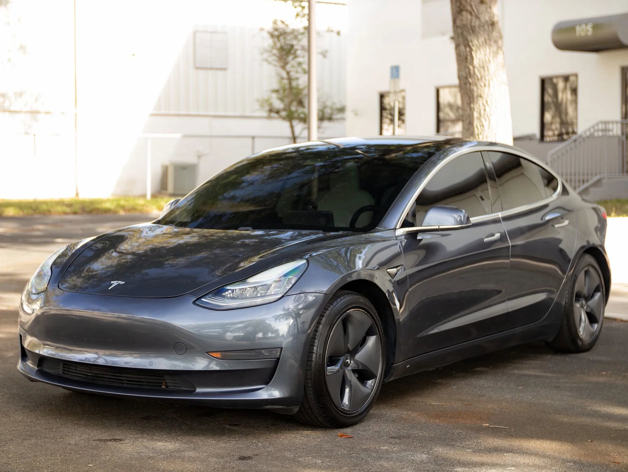 Used 2020 Tesla Model 3 Standard Range RWD image 6