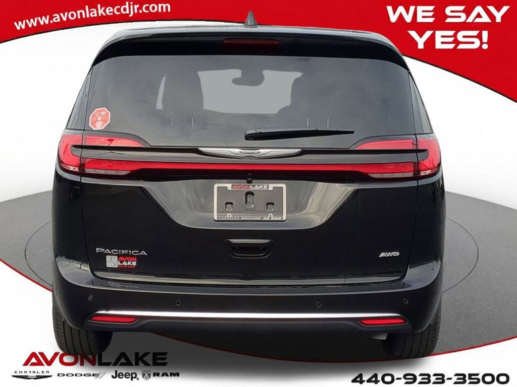 New 2026 Chrysler Pacifica Select image 5