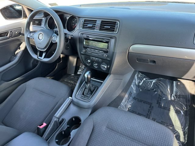 Used 2015 Volkswagen Jetta SE FWD image 19