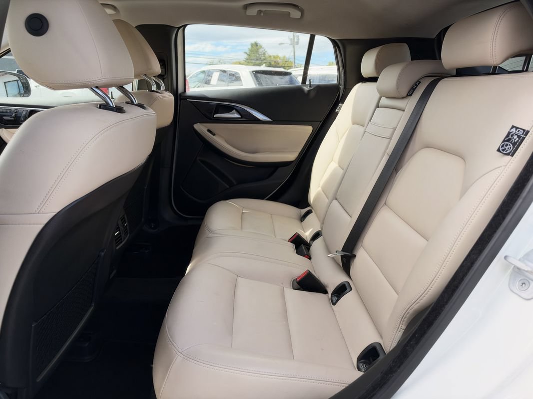 Used 2017 INFINITI QX30 Premium w/ Navigation Package FWD image 13