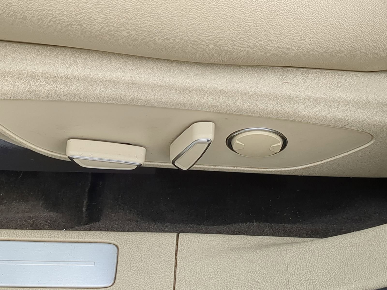 Used 2015 Lincoln MKZ AWD w/ Equipment Group 102A Reserve image 22